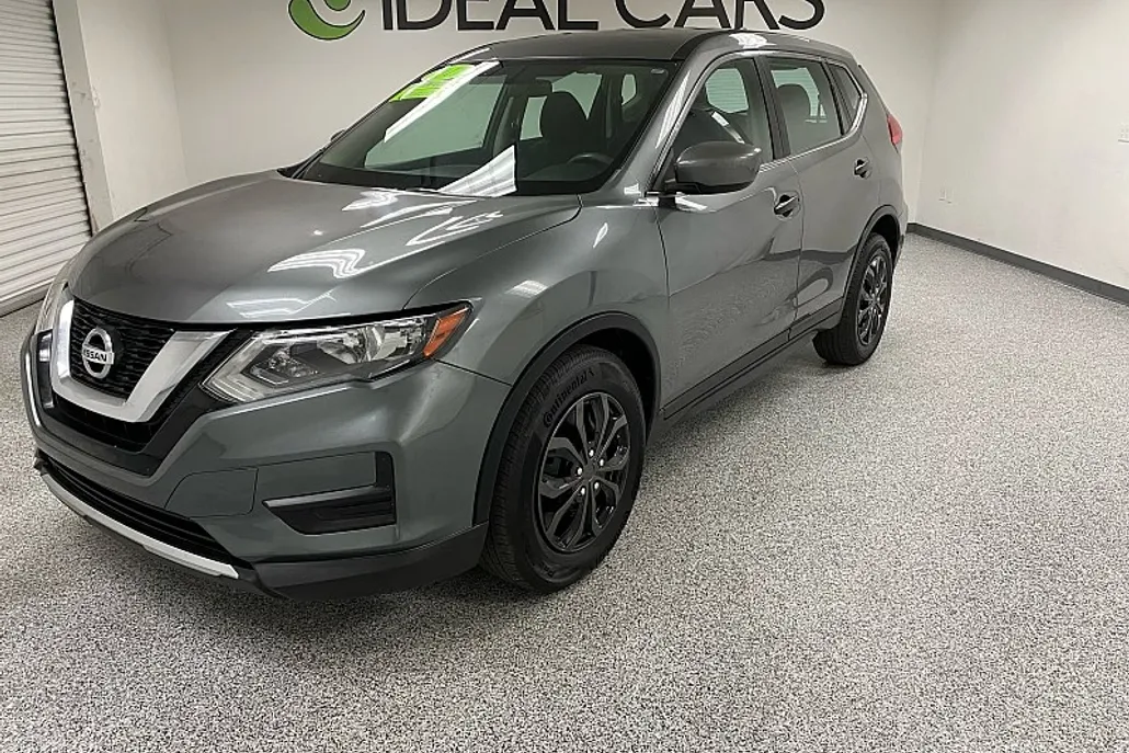 2017 Nissan Rogue S photo 1