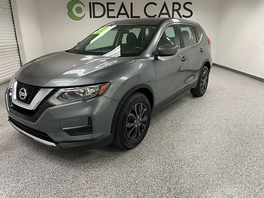 2017 Nissan Rogue S photo 1