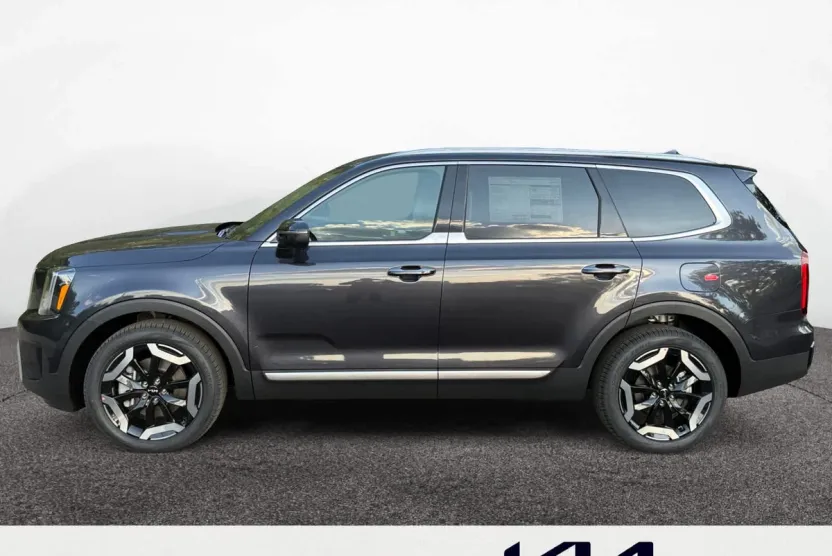 2025 Kia Telluride S photo 1
