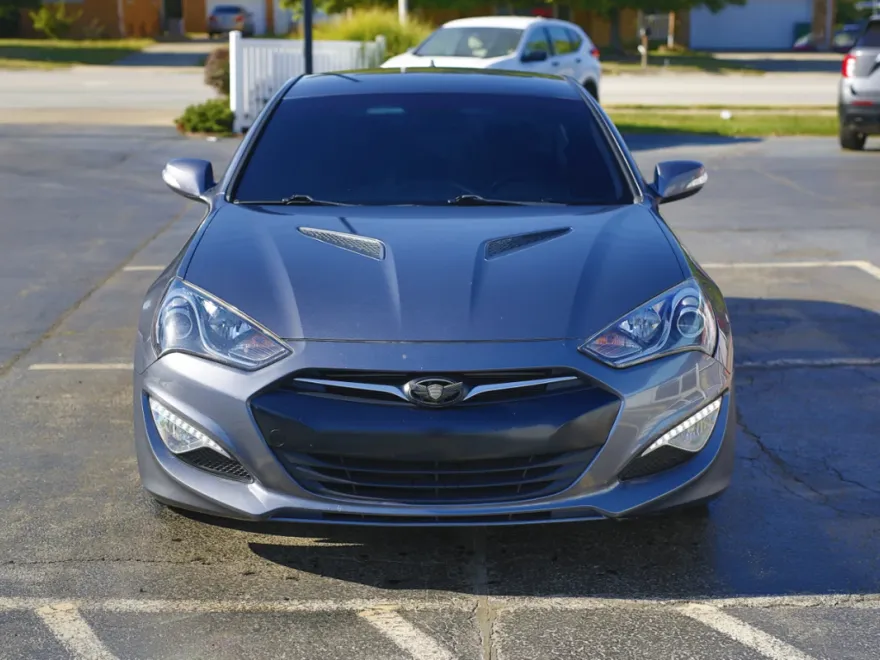 2016 Hyundai Genesis Coupe Base photo 1