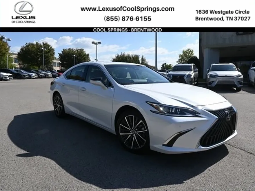 2025 Lexus ES 300h photo 1