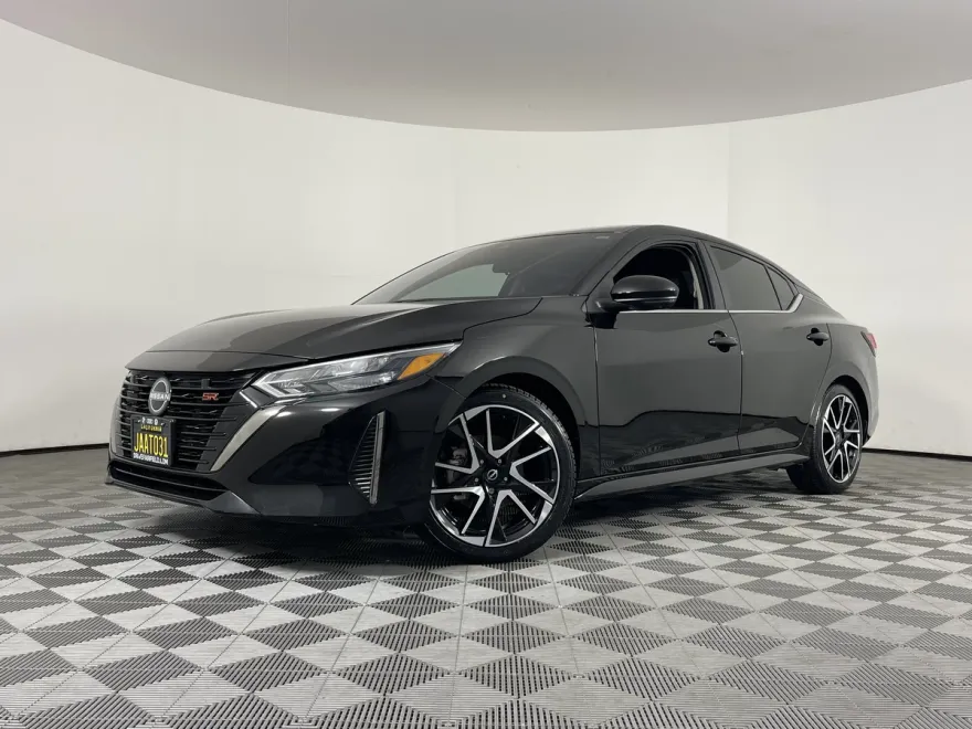 2024 Nissan Sentra SR photo 1