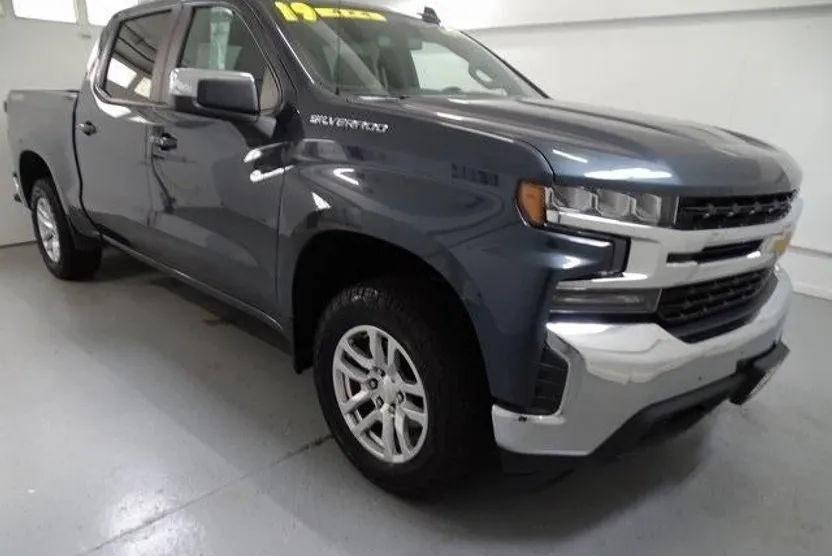 2019 Chevrolet Silverado 1500 LT photo 1