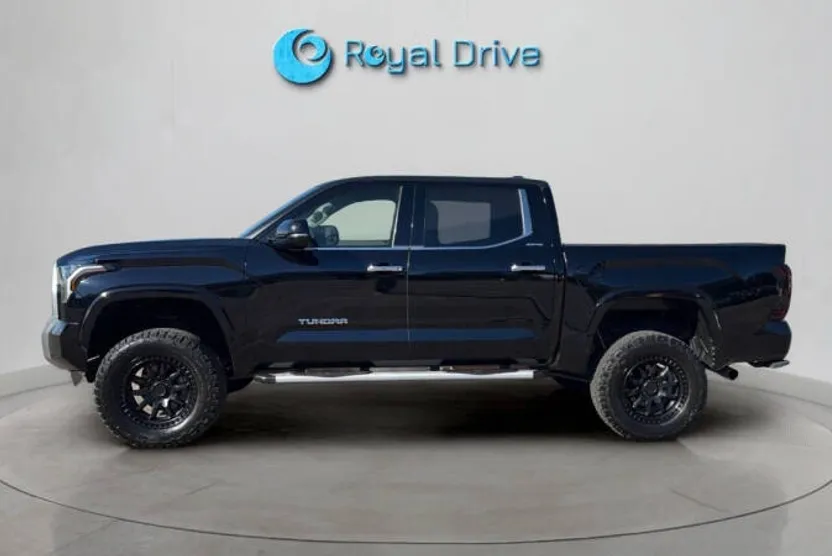 2023 Toyota Tundra Limited photo 1