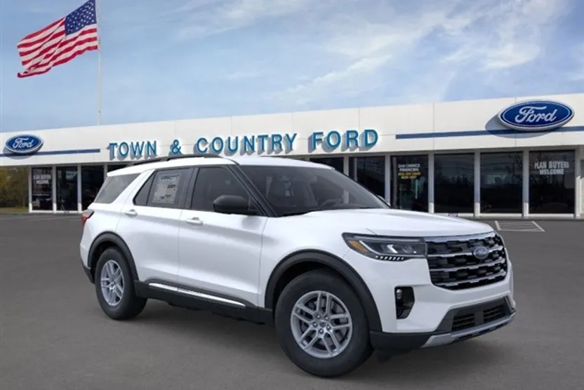 2025 Ford Explorer photo 1