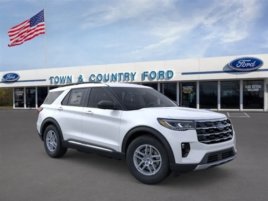 2025 Ford Explorer photo 1