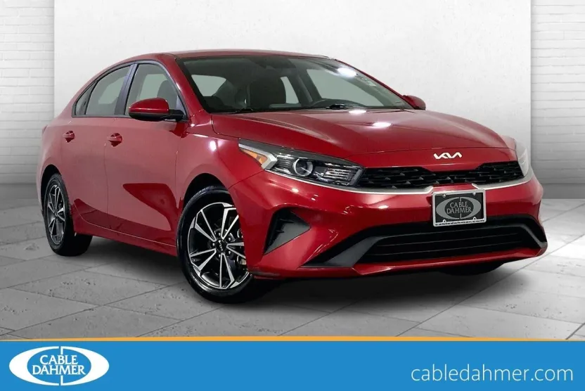 2022 Kia Forte LXS photo 1