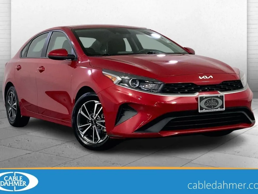 2022 Kia Forte LXS photo 1