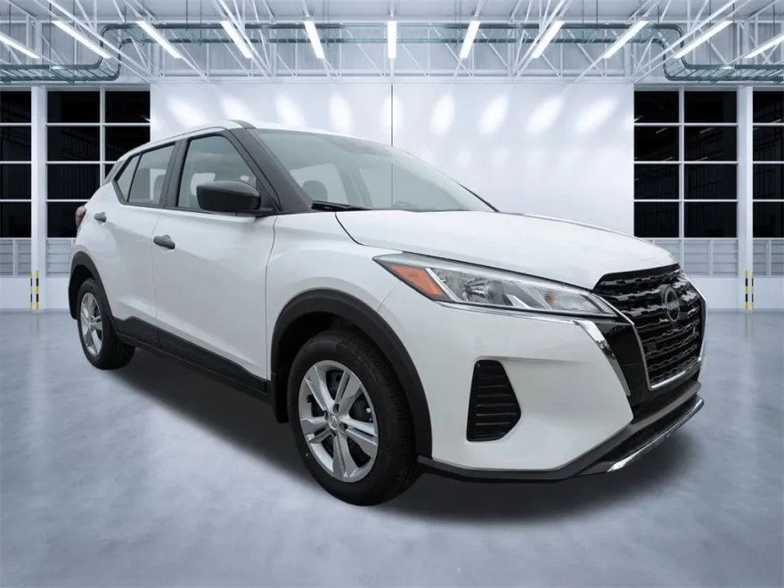 2025 Nissan Kicks Play S photo 1