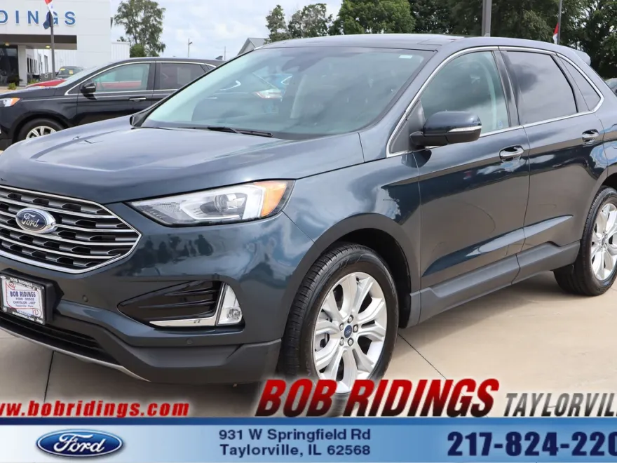 2022 Ford Edge Titanium photo 1