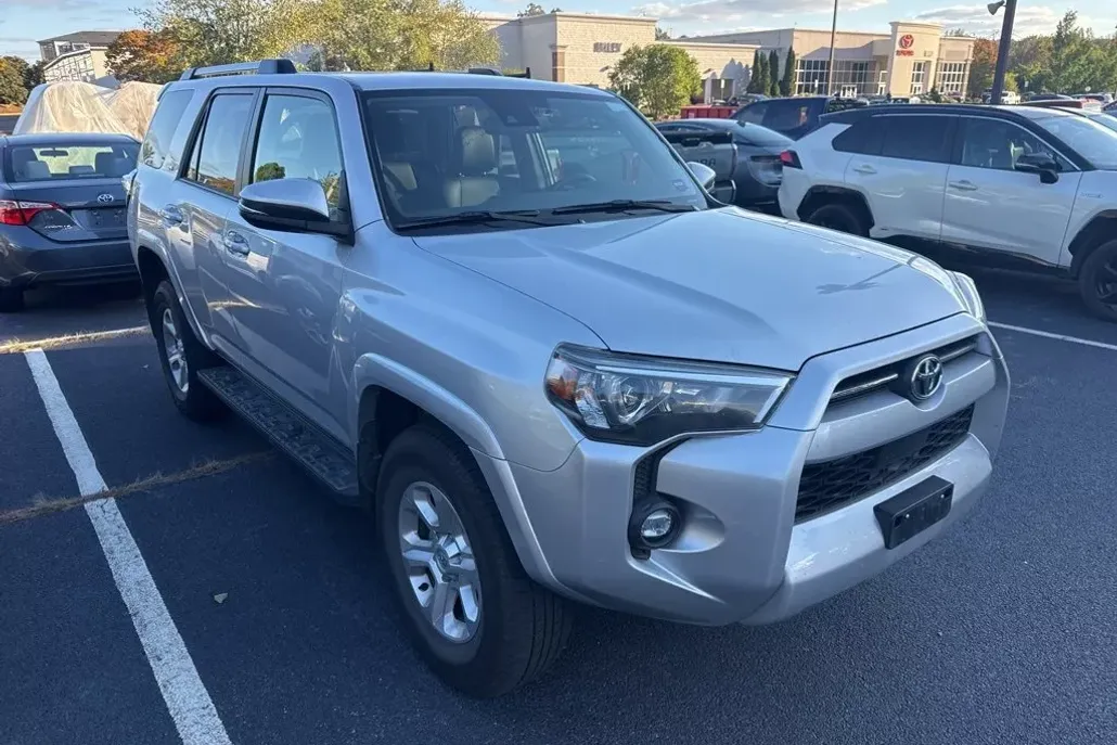 2024 Toyota 4Runner SR5 Premium photo 1