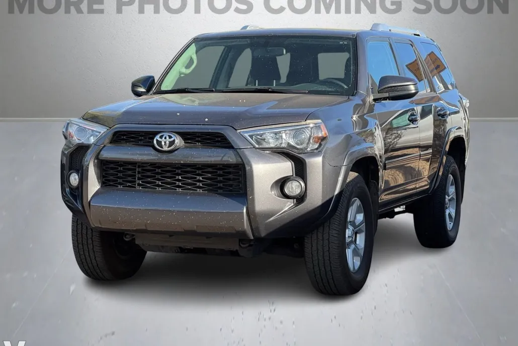 2016 Toyota 4Runner Limited photo 1