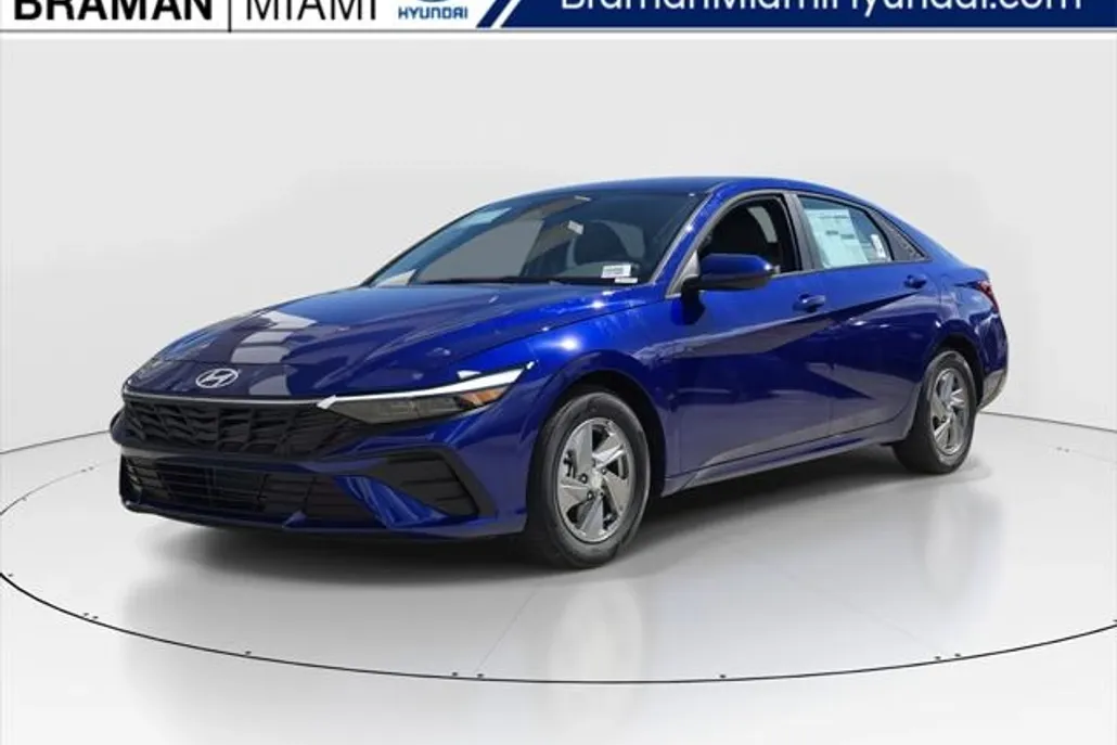 2025 Hyundai Elantra SE photo 1