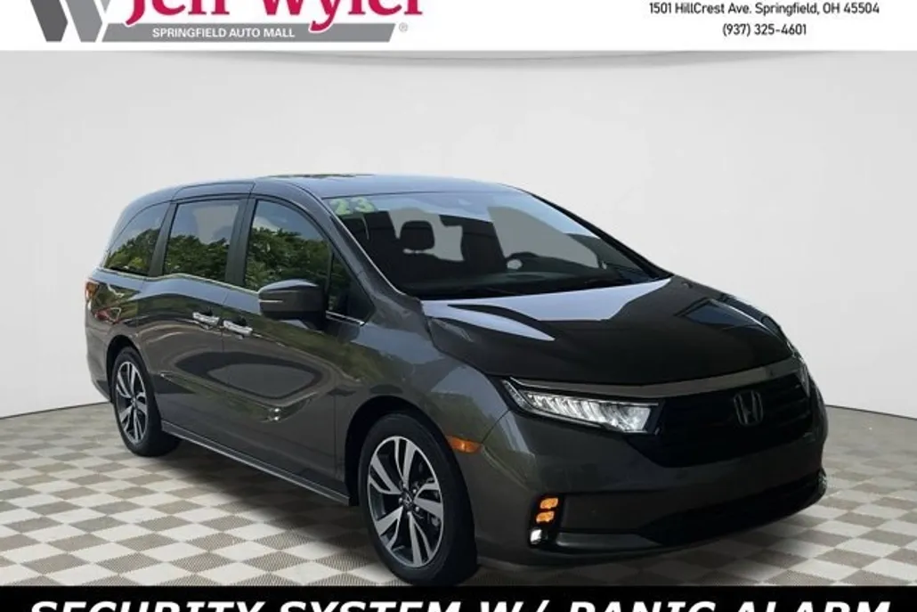 2023 Honda Odyssey Touring photo 1