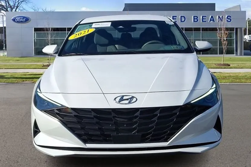2021 Hyundai Elantra SEL Convenience photo 1