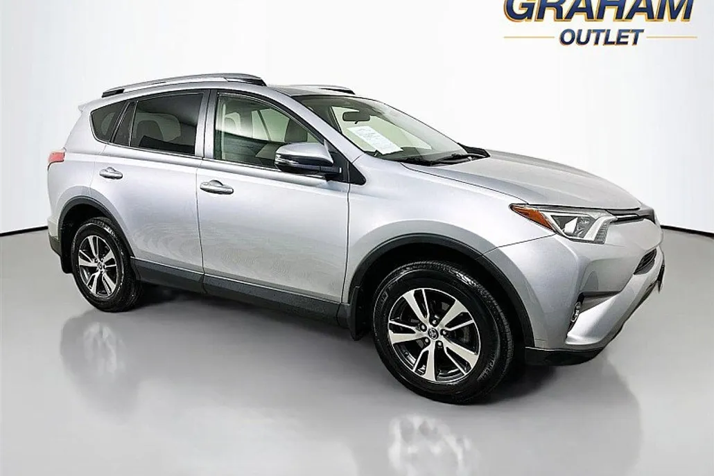 2018 Toyota RAV4 XLE photo 1