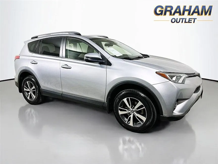 2018 Toyota RAV4 XLE photo 1