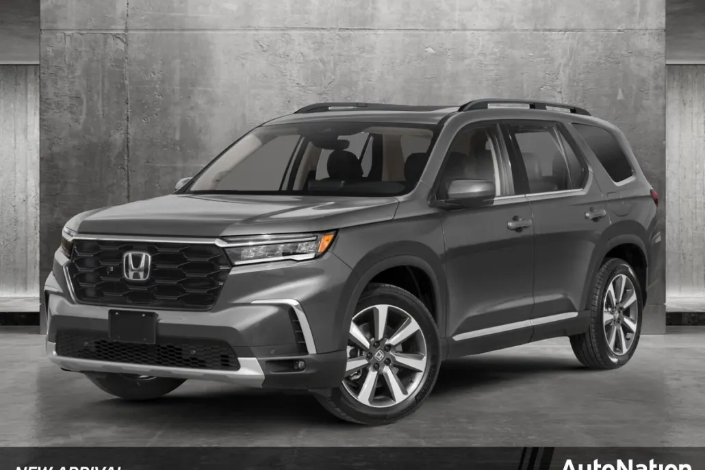 2024 Honda Pilot Touring Sport photo 1