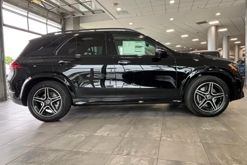 2026 Mercedes Benz GLE 450 4MATIC photo 1