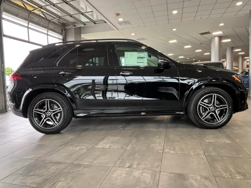 2026 Mercedes Benz GLE 450 4MATIC photo 1