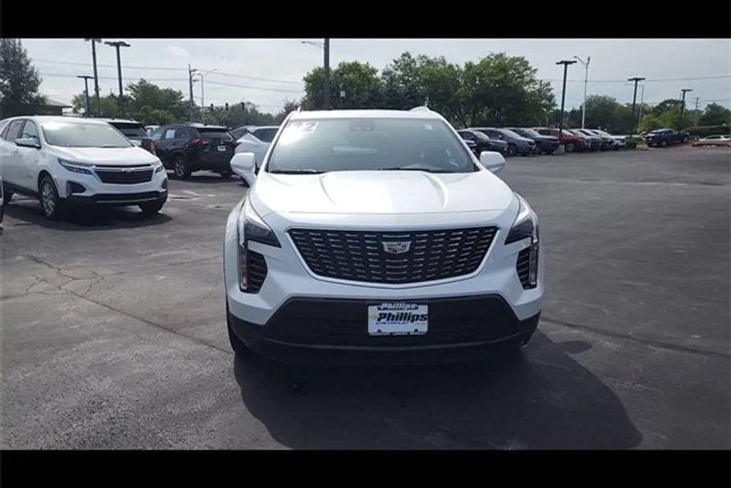 2022 Cadillac XT4 Luxury photo 1