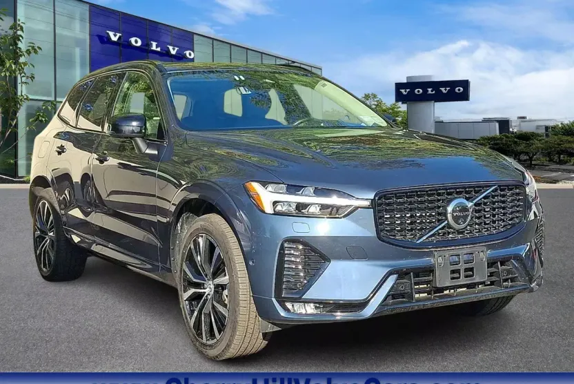 2025 Volvo XC60 B5 Plus photo 1