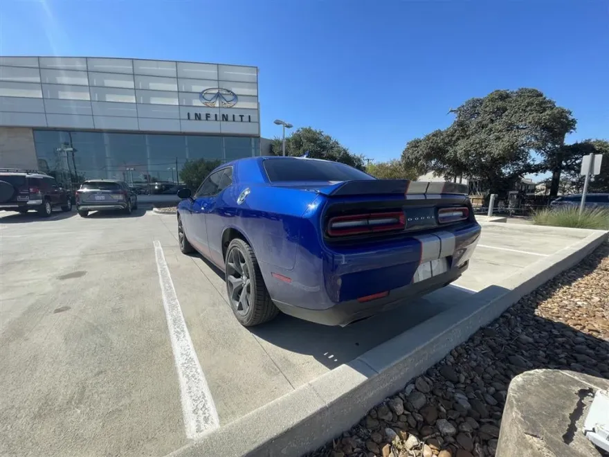 2018 Dodge Challenger R/T Plus photo 1