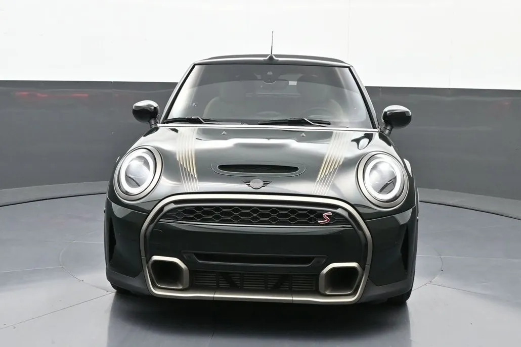 2024 Mini Cooper Convertible Iconic photo 1