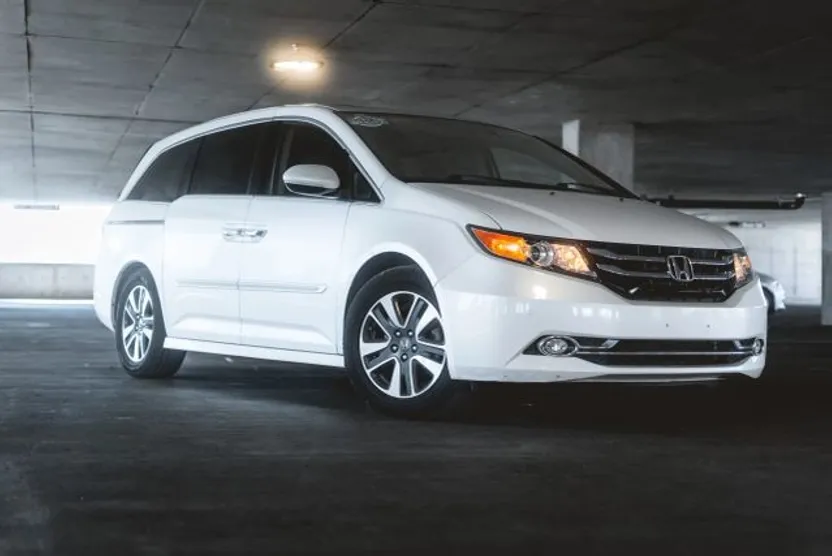 2014 Honda Odyssey Touring Elite photo 1
