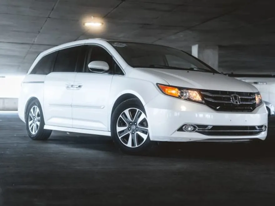 2014 Honda Odyssey Touring Elite photo 1
