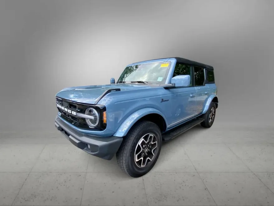 2024 Ford Bronco Outer Banks photo 1