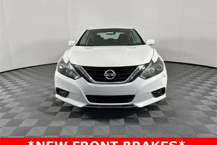 2017 Nissan Altima 2.5 SR photo 1