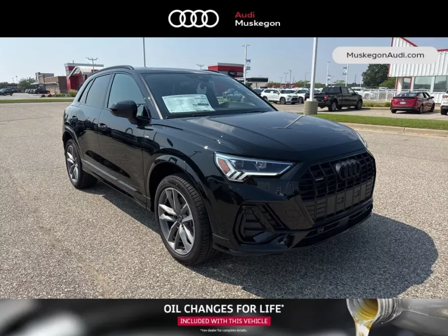 2025 Audi Q3 45 TFSI S line Premium photo 1