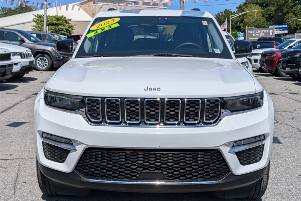 2023 Jeep Grand Cherokee Limited photo 1