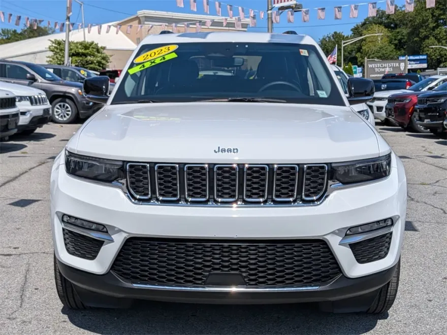 2023 Jeep Grand Cherokee Limited photo 1