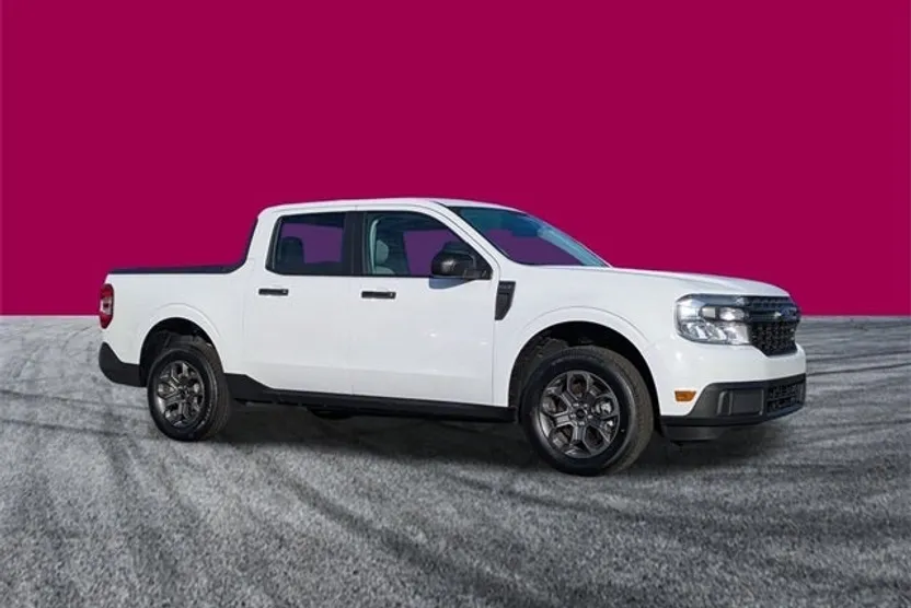 2023 Ford Maverick XLT photo 1