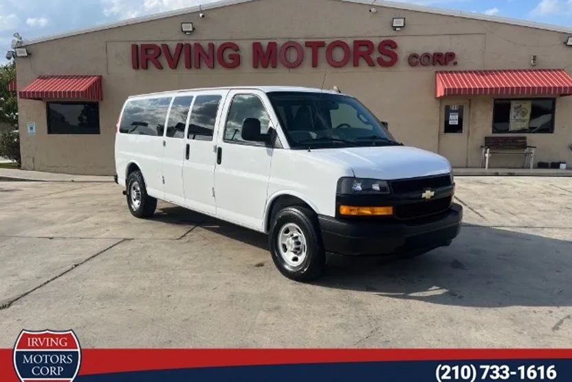 2020 Chevrolet Express Passenger LS photo 1