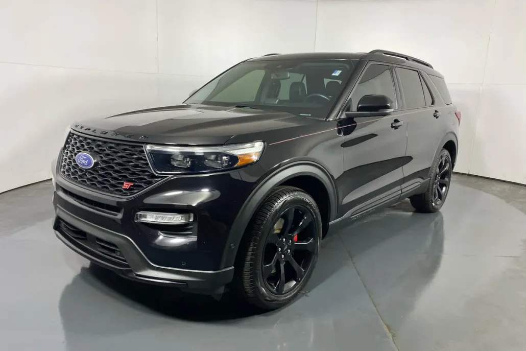 2022 Ford Explorer ST photo 1