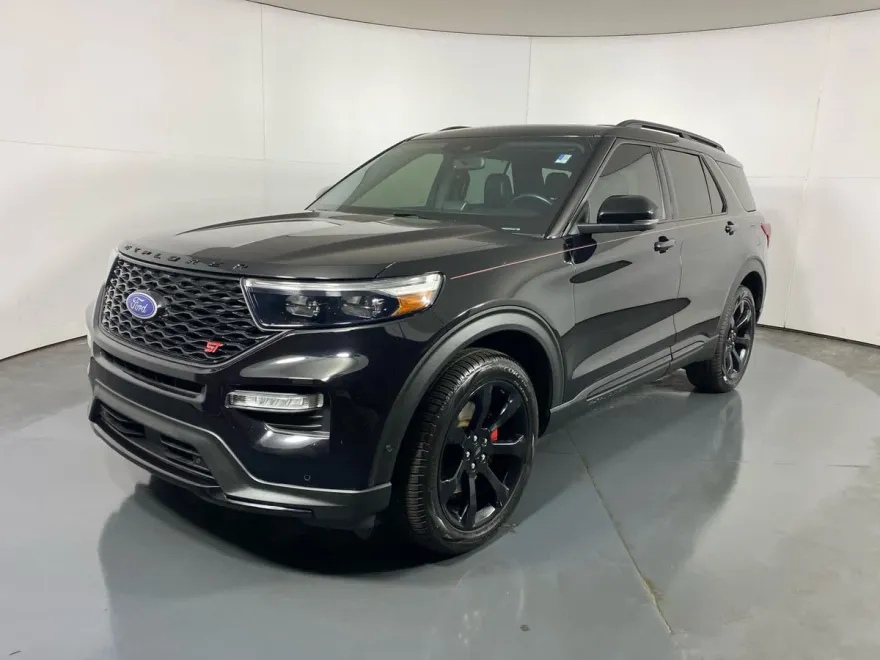 2022 Ford Explorer ST photo 1
