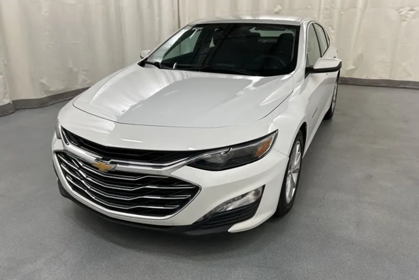 2023 Chevrolet Malibu 1LT photo 1