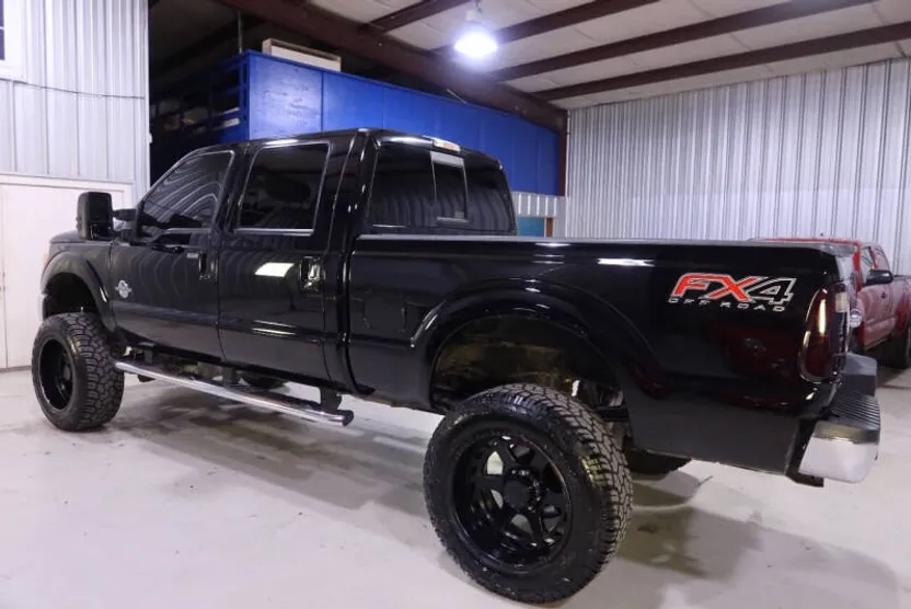 2016 Ford F-250 Lariat photo 1