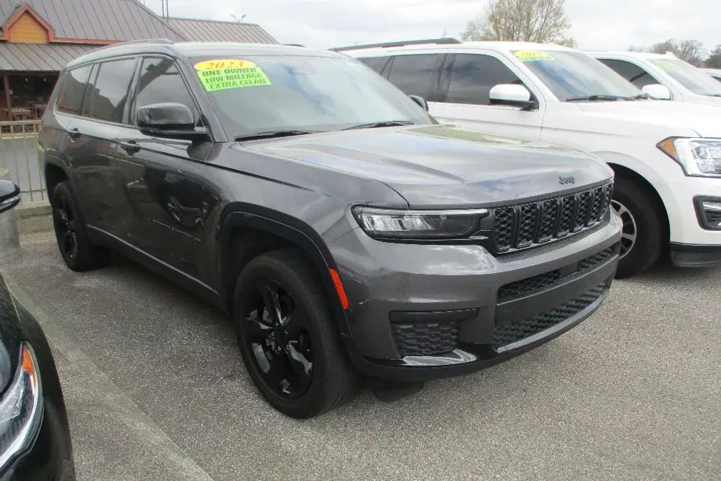 2023 Jeep Grand Cherokee Altitude photo 1