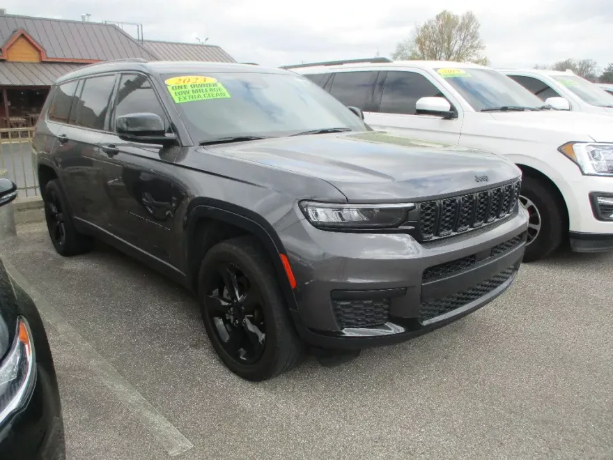2023 Jeep Grand Cherokee Altitude photo 1