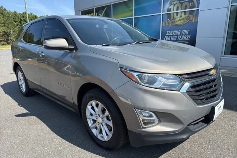 2018 Chevrolet Equinox LT photo 1