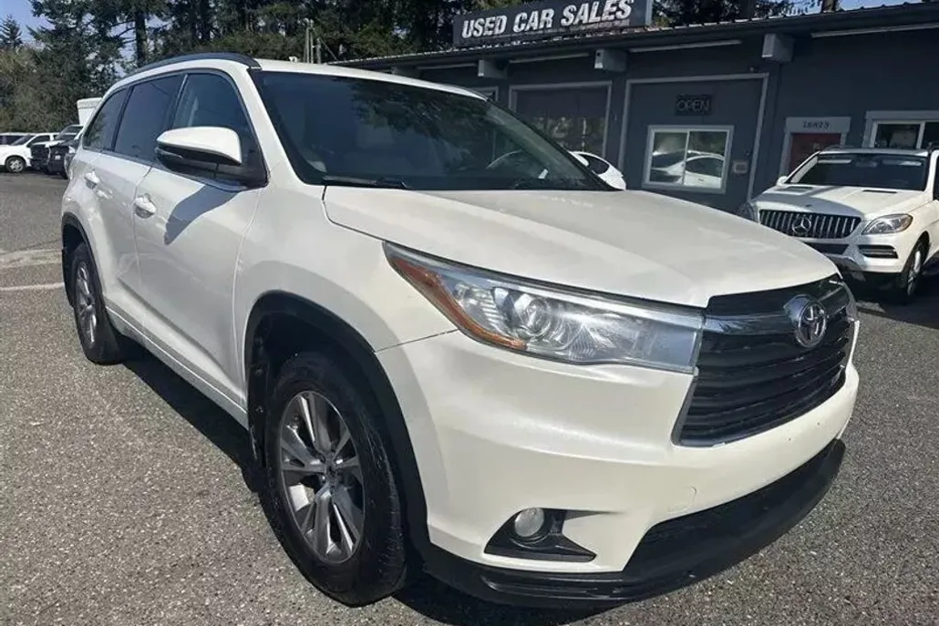 2015 Toyota Highlander XLE Sport photo 1