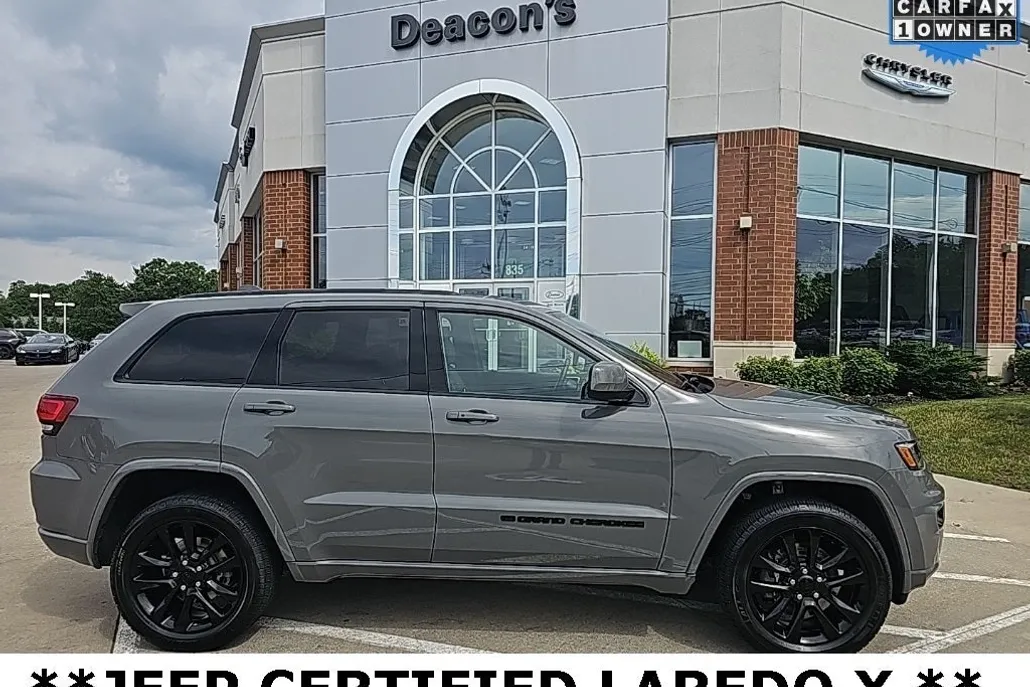 2022 Jeep Cherokee Laredo photo 1