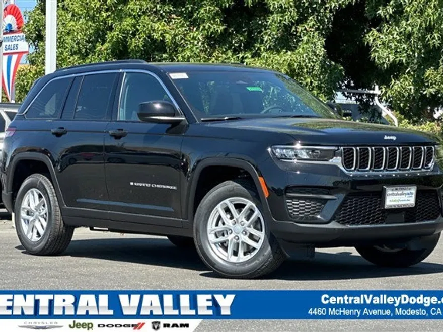 2025 Jeep Grand Cherokee Laredo X photo 1