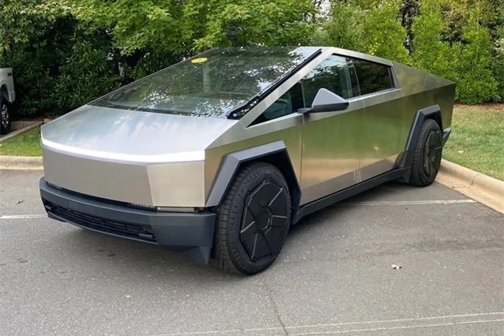 2024 Tesla Cybertruck Cyberbeast photo 1