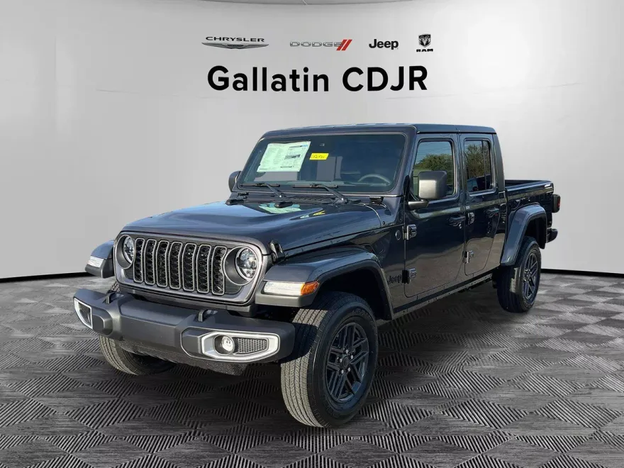 2025 Jeep Gladiator Sport S photo 1