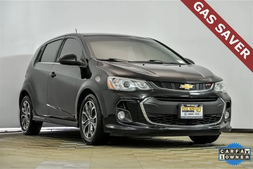 2017 Chevrolet Sonic LT photo 1